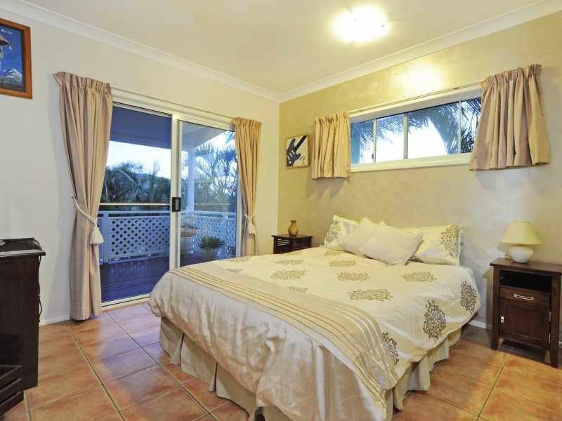 33 Country Road, Cannonvale QLD 4802