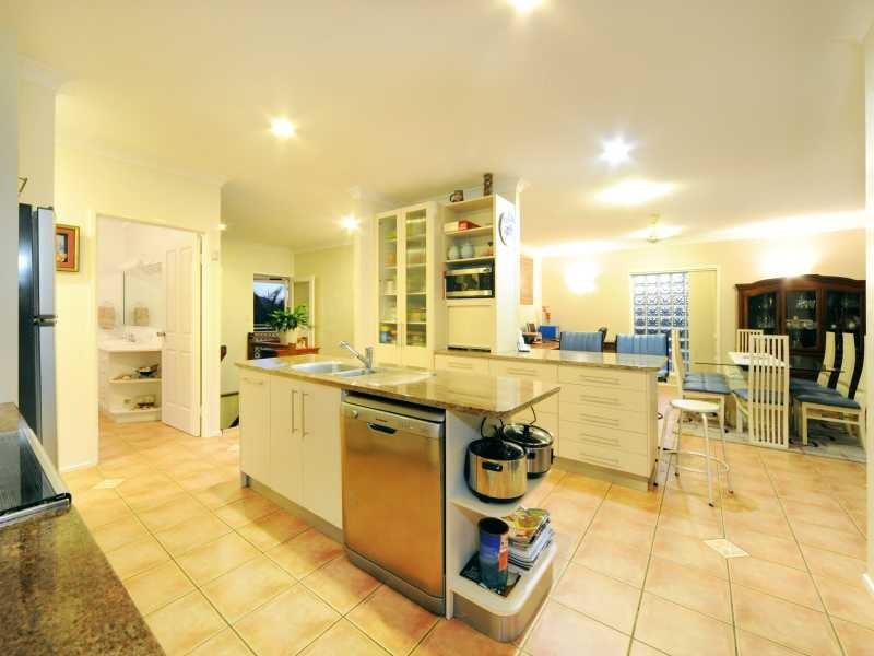 33 Country Road, Cannonvale QLD 4802