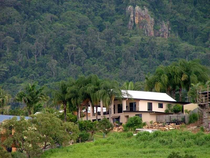 3 Whitehaven Crescent, Cannonvale QLD 4802