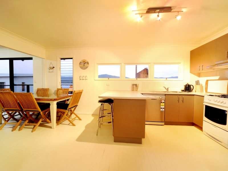 9 Summit Avenue, Airlie Beach QLD 4802