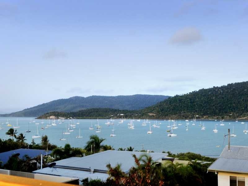 9 Summit Avenue, Airlie Beach QLD 4802