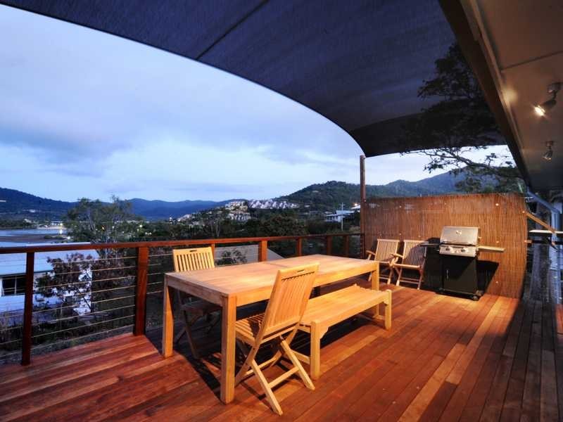 9 Summit Avenue, Airlie Beach QLD 4802