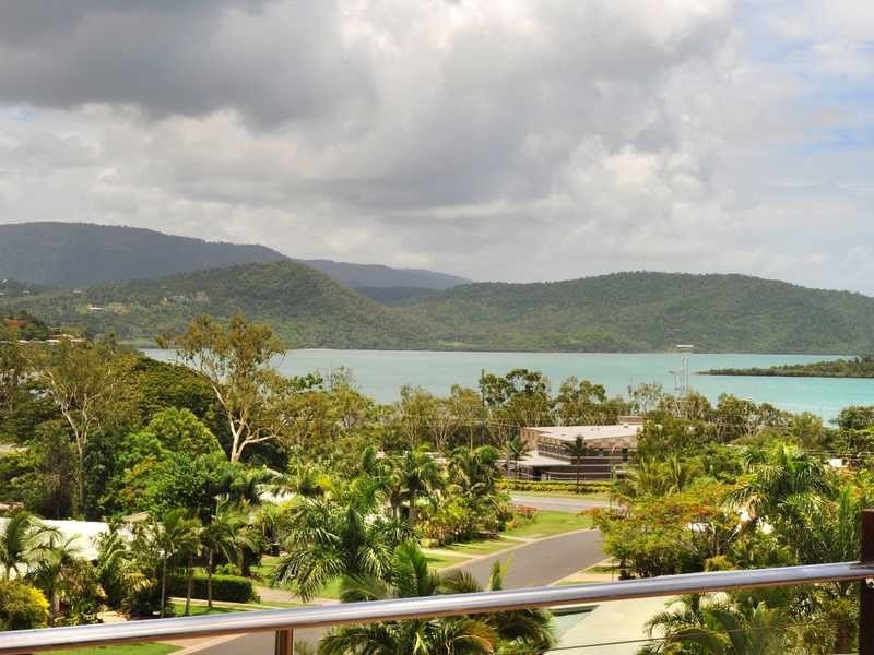 11 Jones Road, Cannonvale QLD 4802