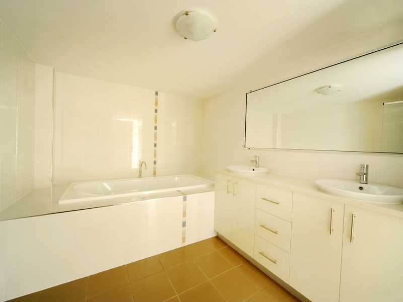 31a & 31b Kingfisher Terrace, Jubilee Pocket QLD 4802