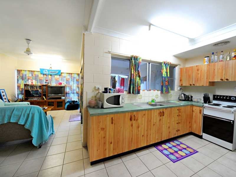 Unit 1-5/6 Robert Street, Proserpine QLD 4800