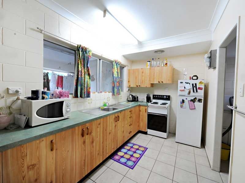 Unit 1-5/6 Robert Street, Proserpine QLD 4800