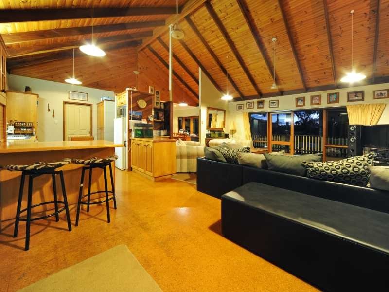 5 Linscot Close, Cannonvale QLD 4802