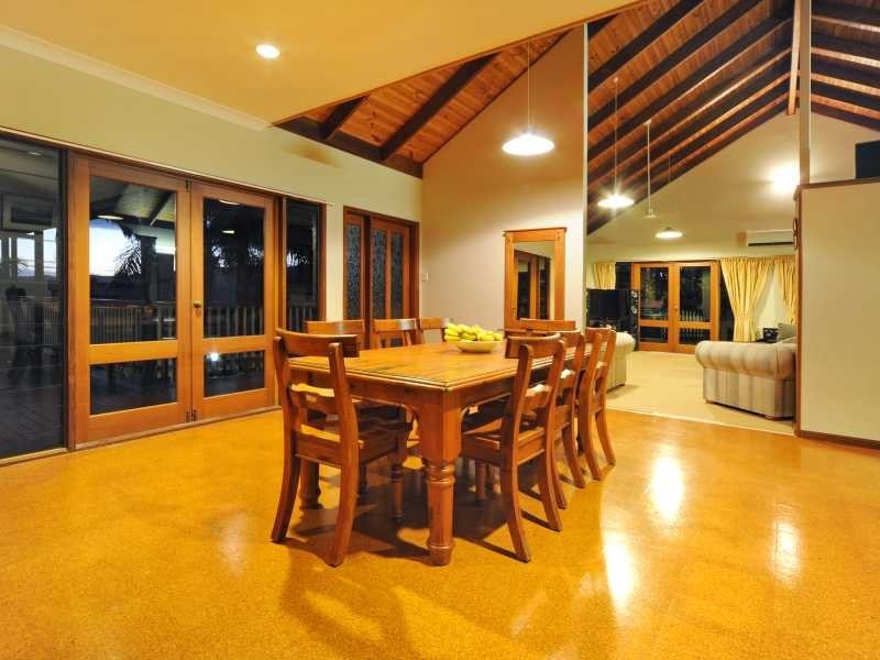 5 Linscot Close, Cannonvale QLD 4802