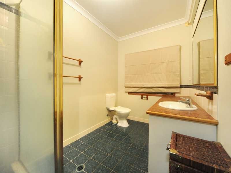 5 Linscot Close, Cannonvale QLD 4802