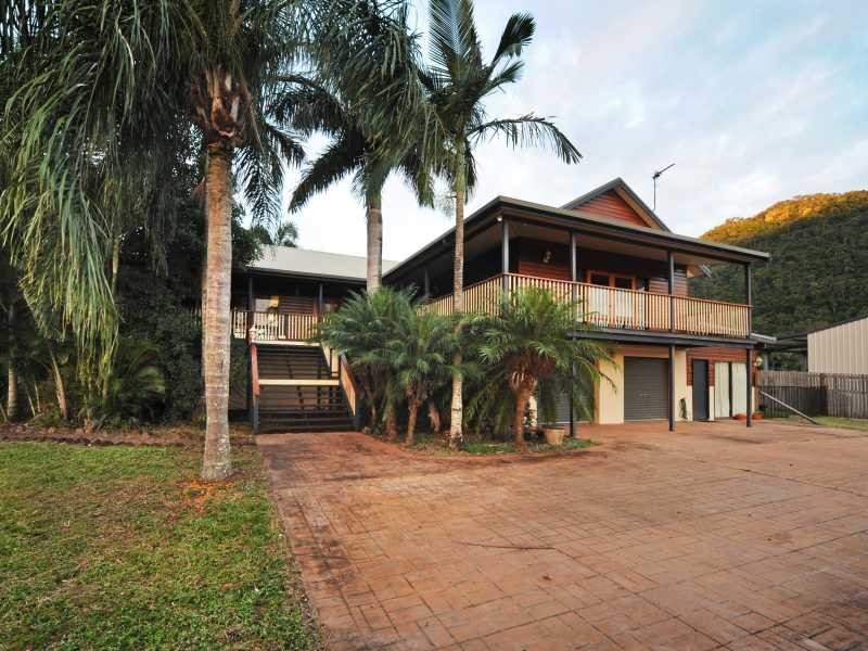 5 Linscot Close, Cannonvale QLD 4802