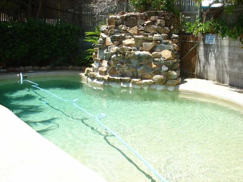 Unit 1/24 Island Drive, Cannonvale QLD 4802