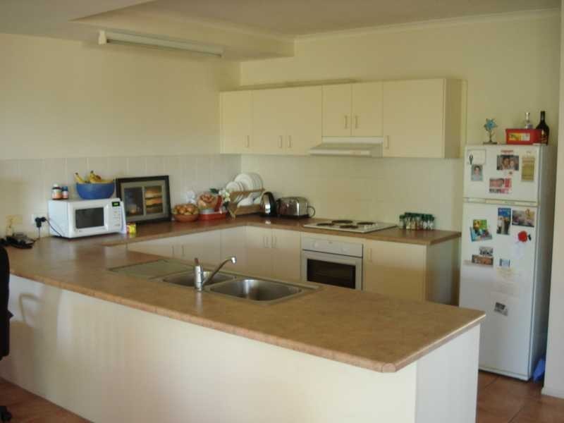 Unit 1/24 Island Drive, Cannonvale QLD 4802