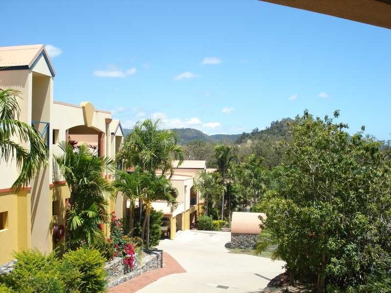 Unit 1/24 Island Drive, Cannonvale QLD 4802