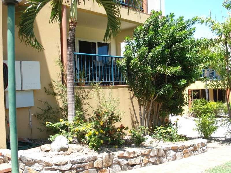 Unit 1/24 Island Drive, Cannonvale QLD 4802