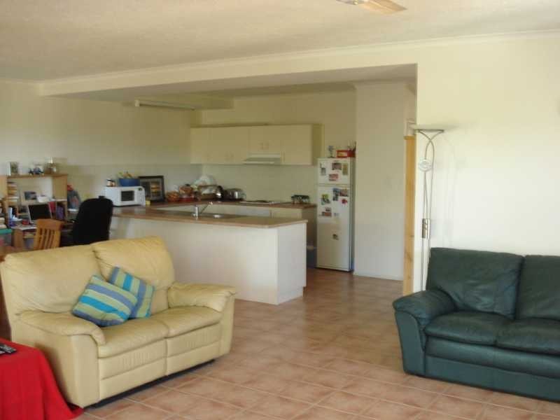 Unit 1/24 Island Drive, Cannonvale QLD 4802