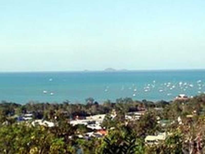 Cayman Estate 13 Border Drive, Cannonvale QLD 4802