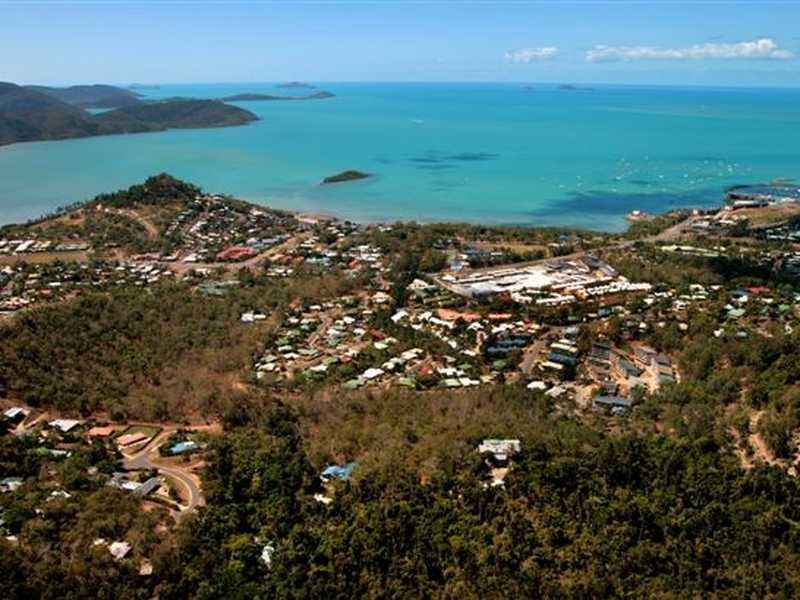 Cayman Estate 13 Border Drive, Cannonvale QLD 4802