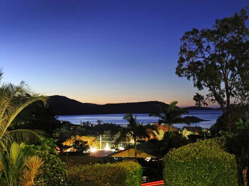 40 Island Drive, Cannonvale QLD 4802