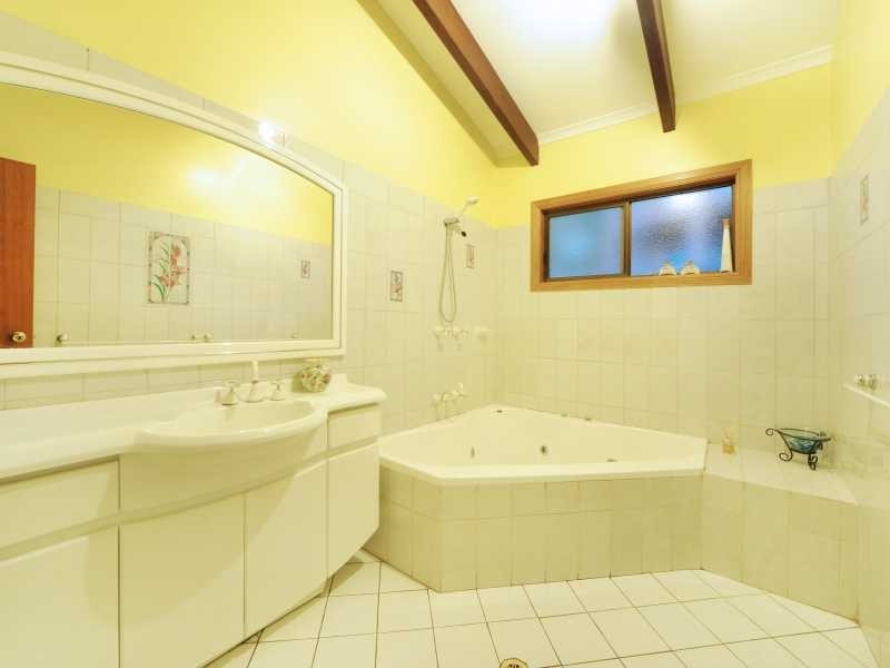40 Island Drive, Cannonvale QLD 4802