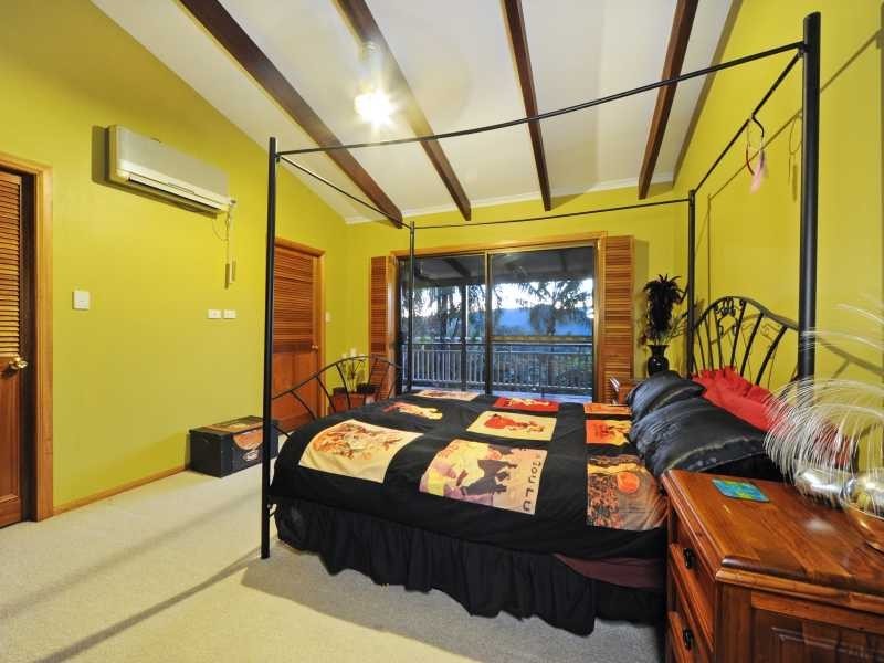 40 Island Drive, Cannonvale QLD 4802