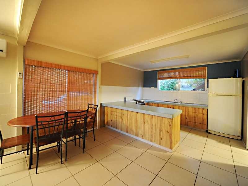 Unit 1 & 2/23 Manooka Drive, Cannonvale QLD 4802