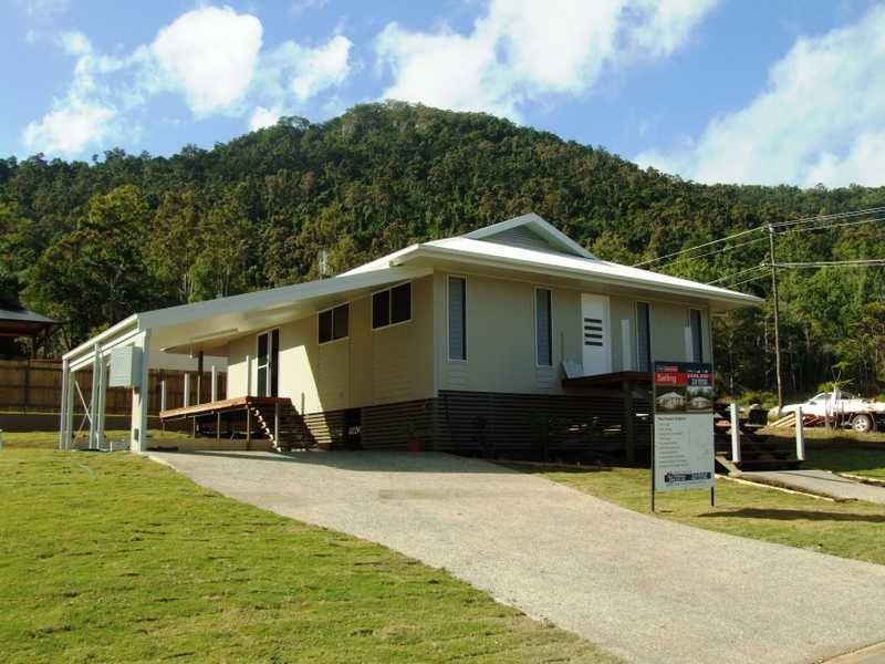 77 Country Road, Cannonvale QLD 4802