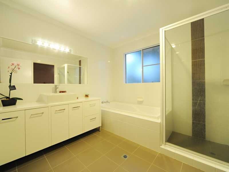18 Illawong Street, Cannonvale QLD 4802