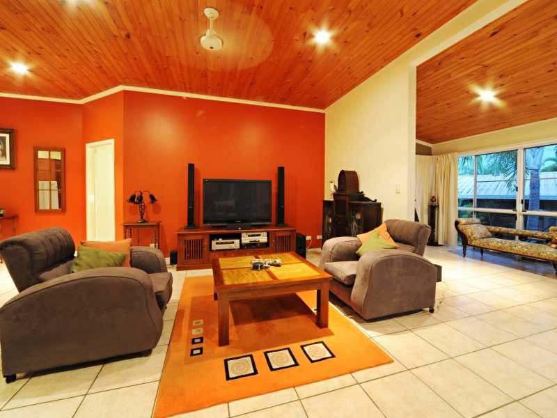 18 Illawong Street, Cannonvale QLD 4802