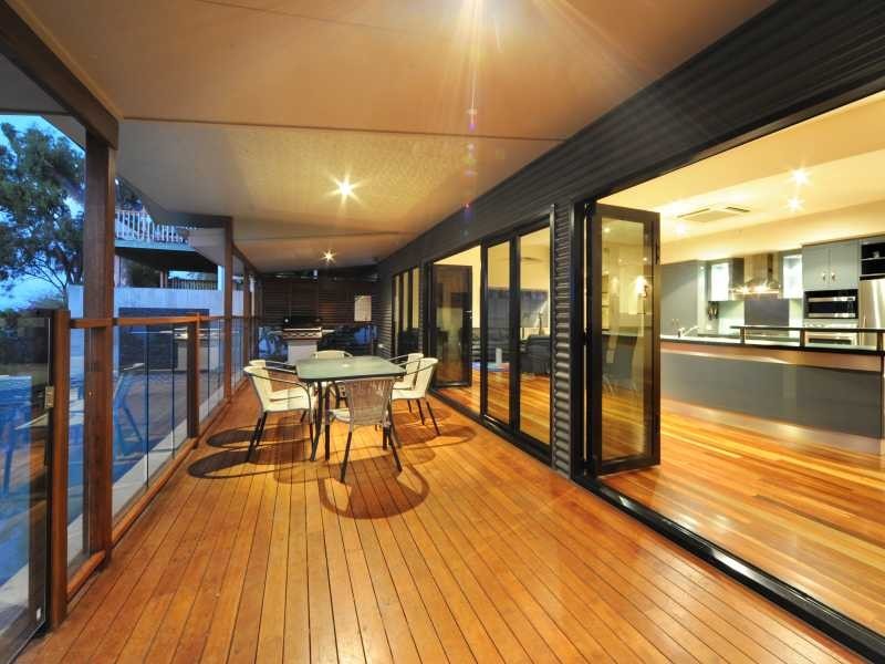 2 Woodwark Crescent, Cannonvale QLD 4802