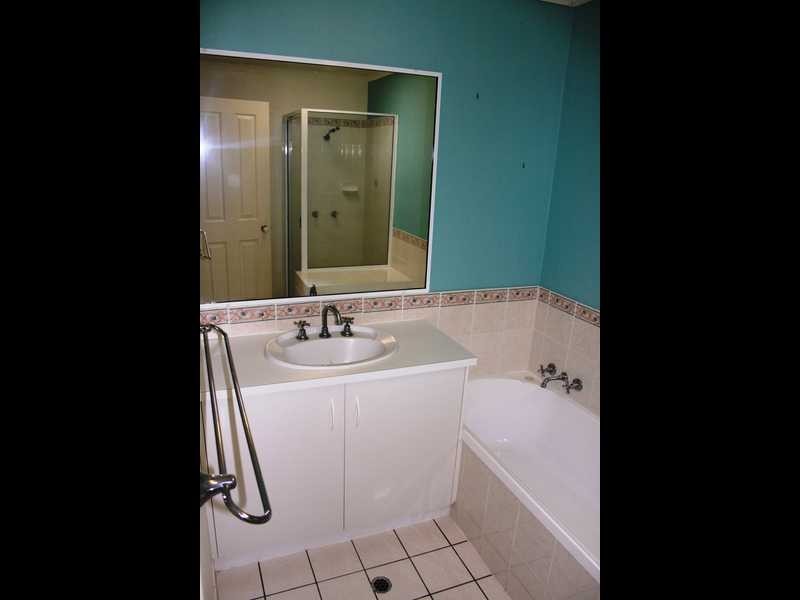 Unit 2/9 Macarthur Drive, Cannonvale QLD 4802