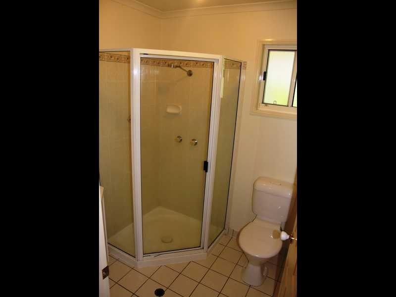 Unit 2/9 Macarthur Drive, Cannonvale QLD 4802