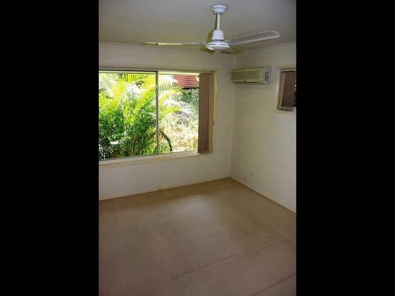 Unit 2/9 Macarthur Drive, Cannonvale QLD 4802