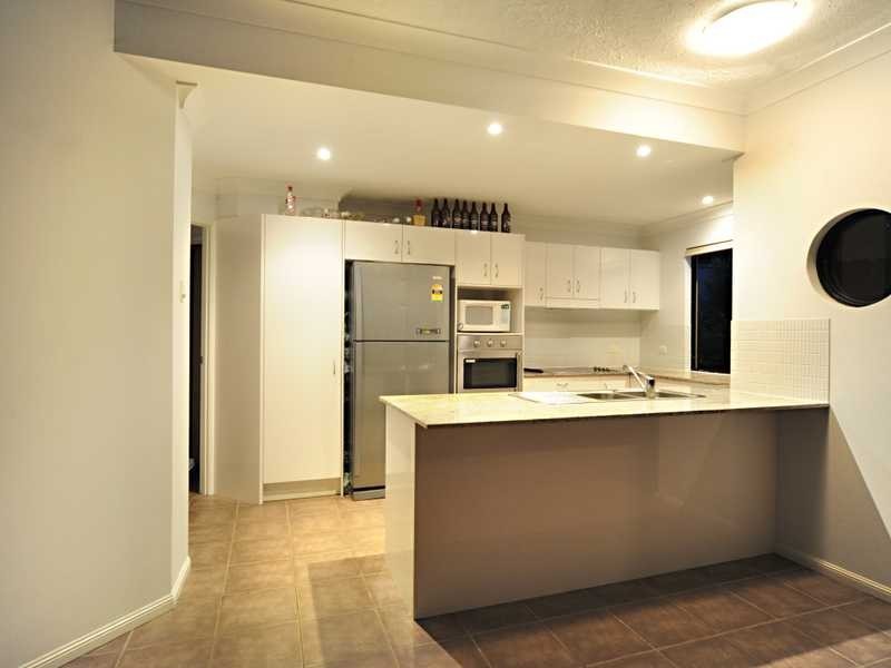 Unit 9/14 Altman Avenue, Cannonvale QLD 4802