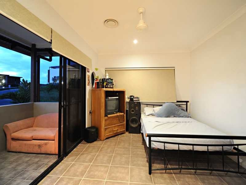 Unit 9/14 Altman Avenue, Cannonvale QLD 4802
