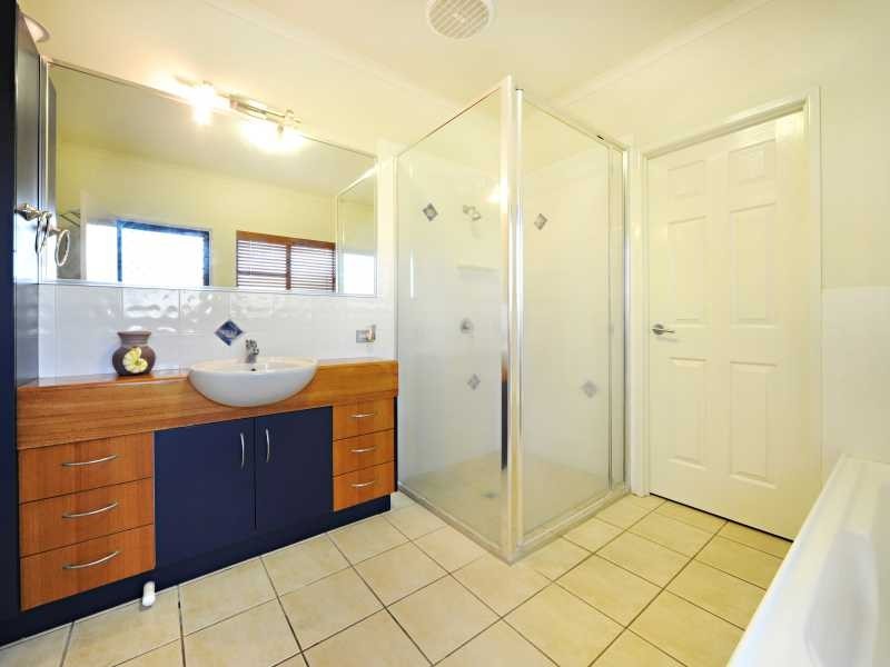 10 Pepperberry Lane, Cannon Valley QLD 4800