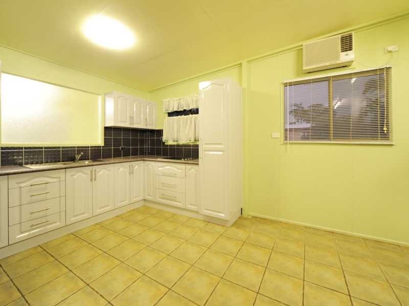 8 Burton Street, Midge Point QLD 4799