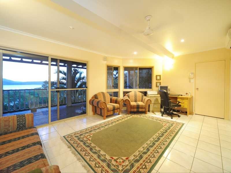 5 Woodwark Crescent, Cannonvale QLD 4802
