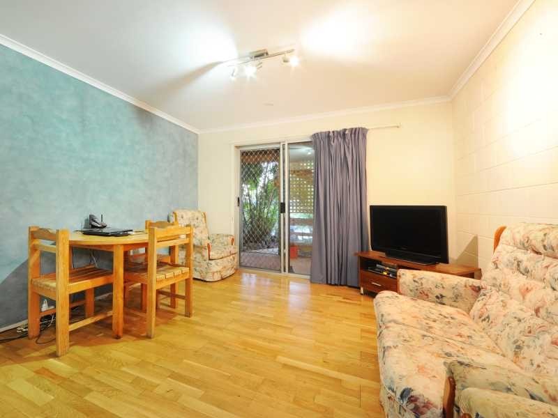 Unit 12/6 St Martins Lane, Cannonvale QLD 4802