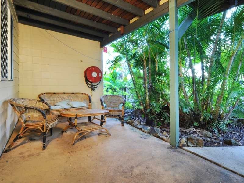 Unit 12/6 St Martins Lane, Cannonvale QLD 4802