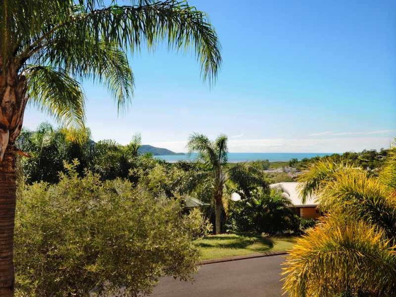 3 Whitehaven Crescent, Cannonvale QLD 4802
