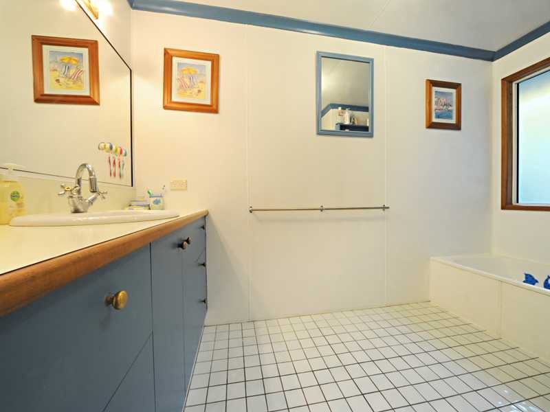 7 Gregory Court, Cannonvale QLD 4802