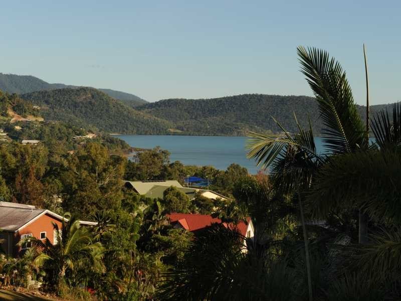 7 Gregory Court, Cannonvale QLD 4802