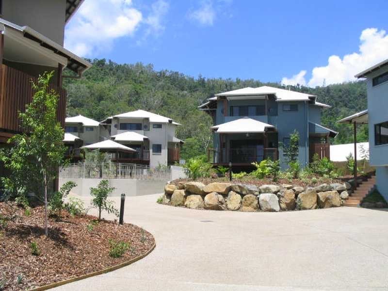 Unit 8/14 Altman Avenue, Cannonvale QLD 4802