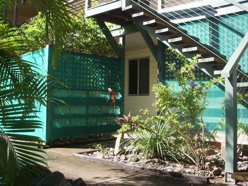 Unit 11/6 St Martins Lane, Cannonvale QLD 4802