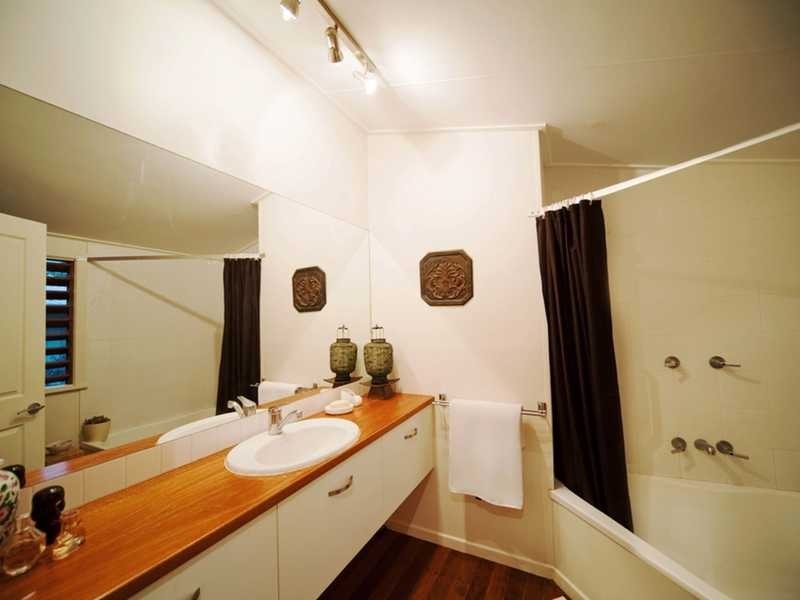 15 Balaka Street, Cannonvale QLD 4802