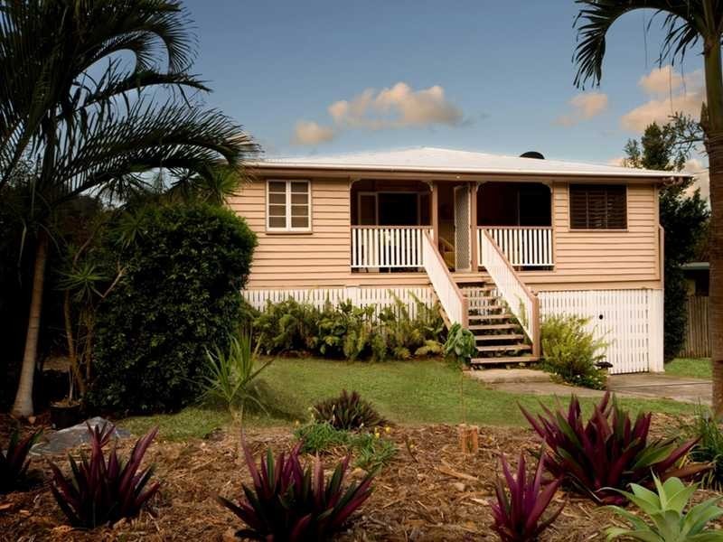 15 Balaka Street, Cannonvale QLD 4802