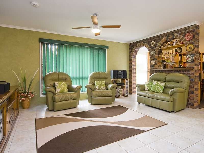 2 Epson Court, Daisy Hill QLD 4127