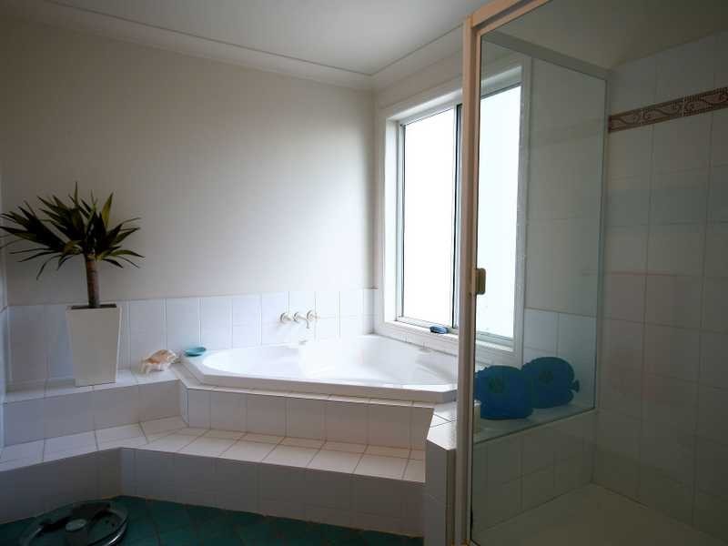 17 Paraburdoo Cres, Shailer Park QLD 4128