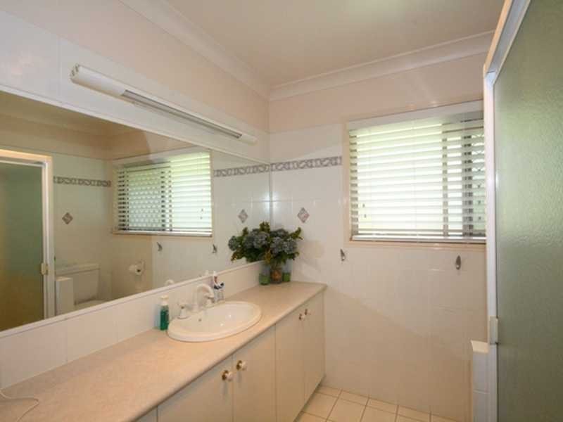 1 Charnley Court, Shailer Park QLD 4128