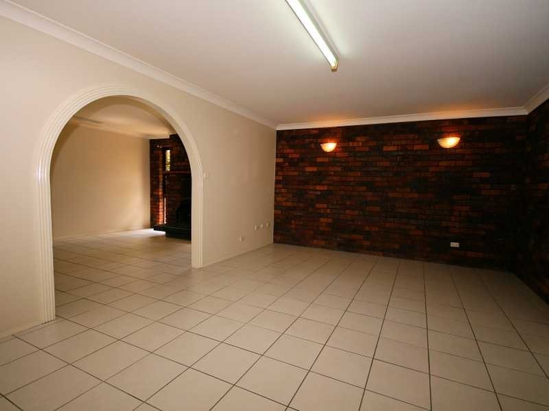 7 Elwyn Court, Springwood QLD 4127